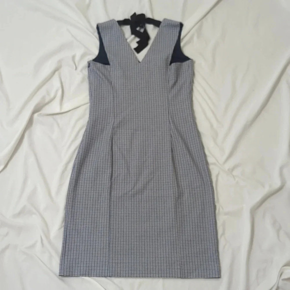 Banana Republic Houndstooth Check Tie-Back Sheath Dress, Color Blue/White Size 6 - Picture 3 of 16